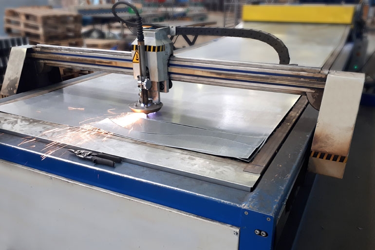 Plasma cutter