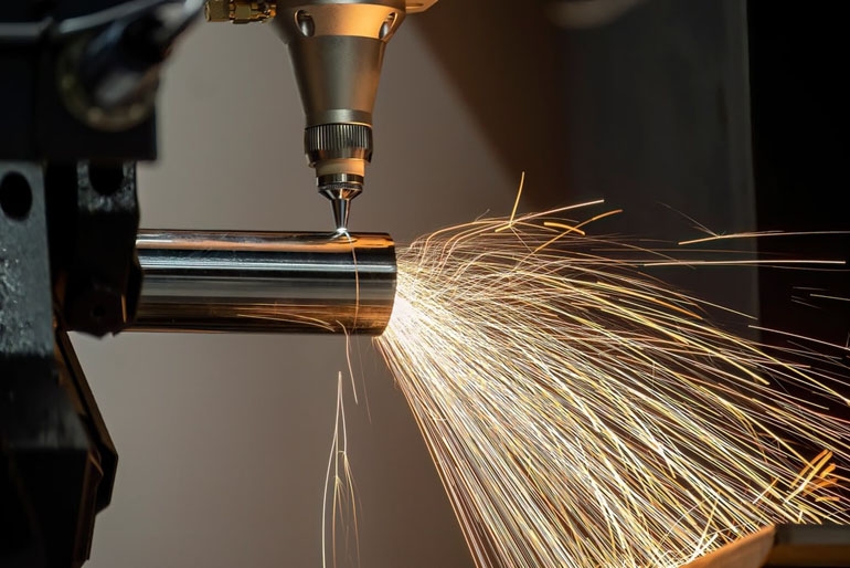 Laser cutting head for metal cutting – how does it work?